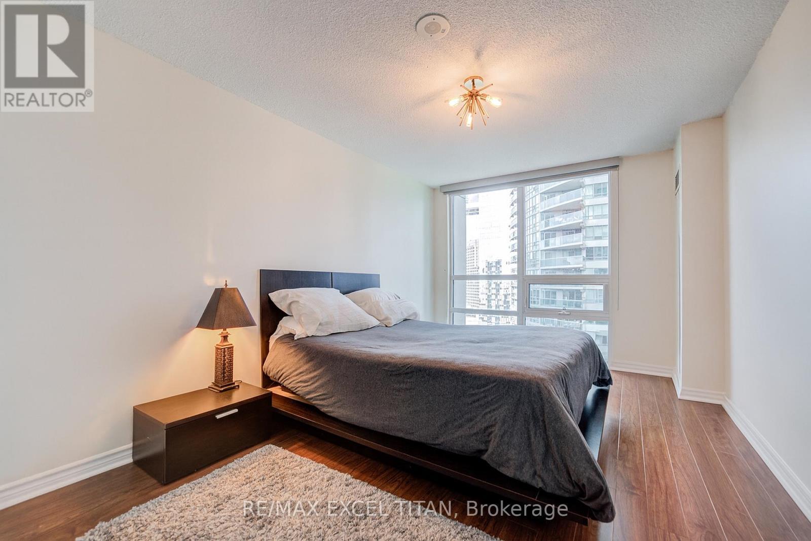 2006 - 19 Grand Trunk Crescent, Toronto, ON - Indoor Photo Showing Bedroom