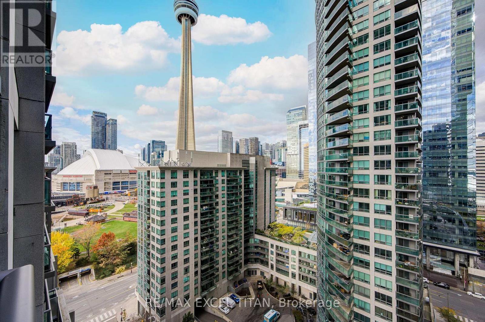 2006 - 19 Grand Trunk Crescent, Toronto, ON - Outdoor With Facade