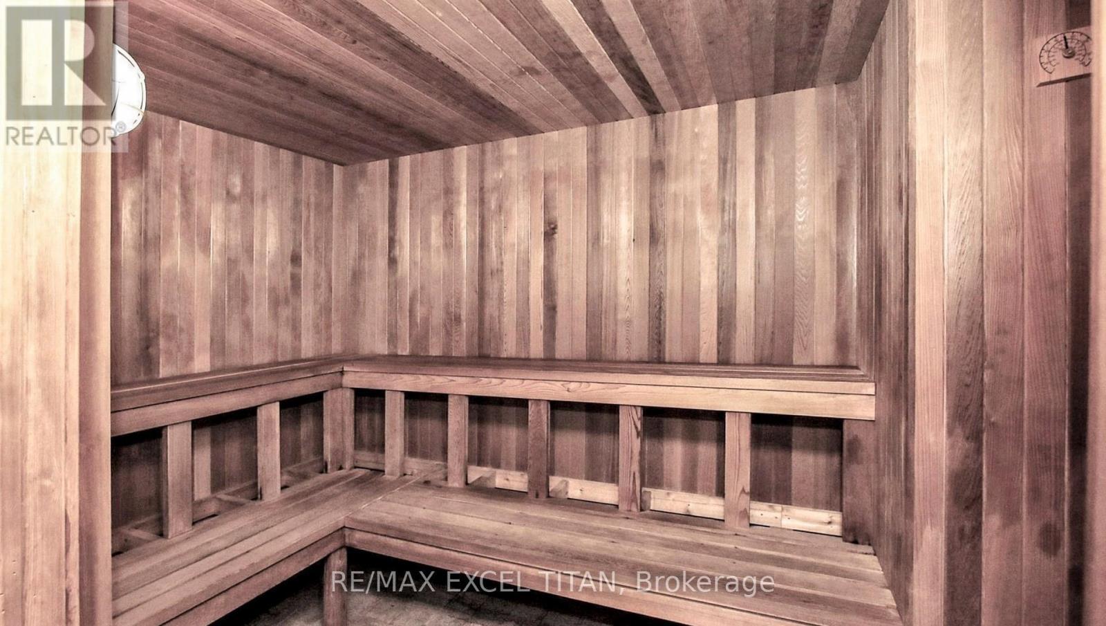 2006 - 19 Grand Trunk Crescent, Toronto, ON - Indoor Photo Showing Other Room