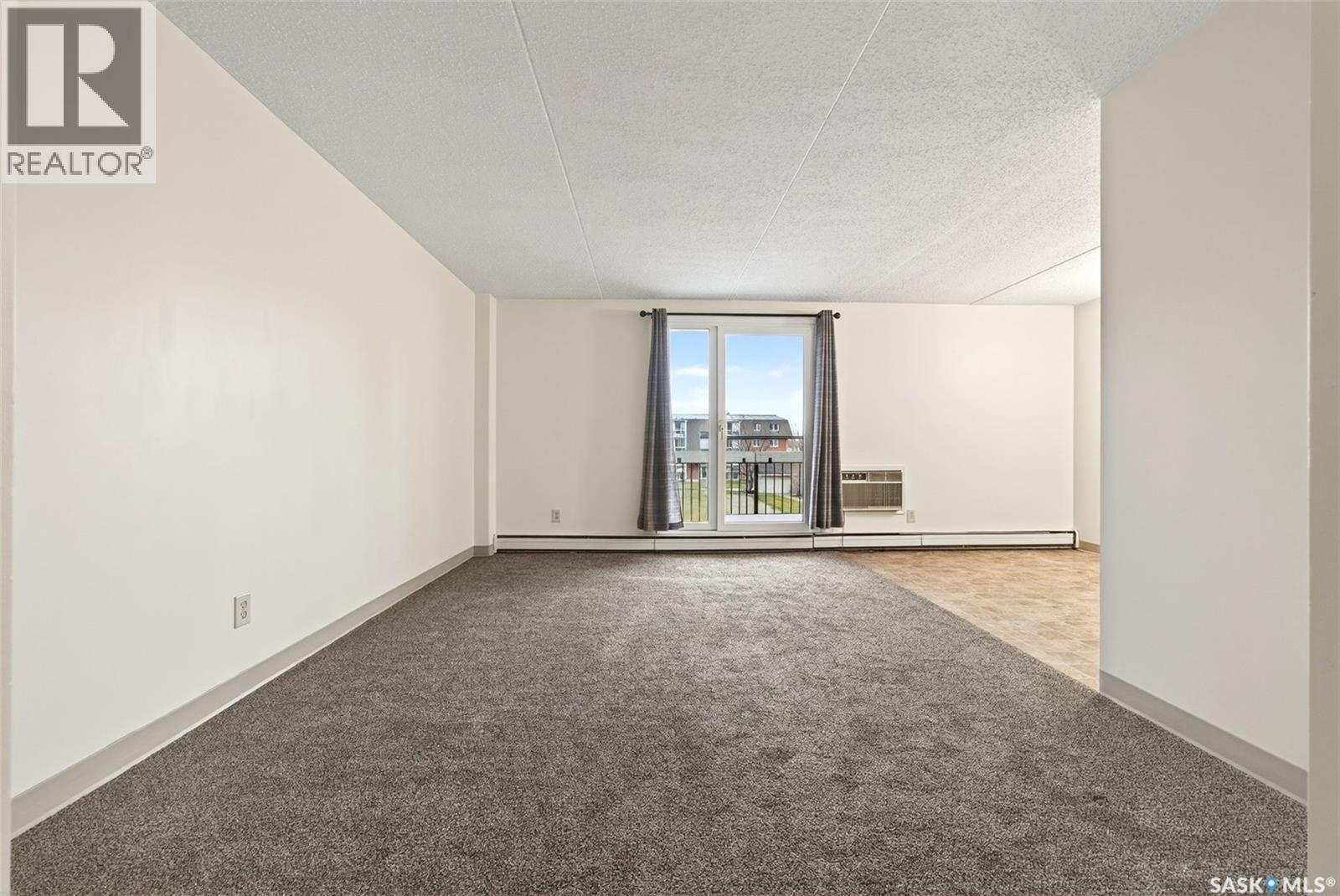 32 27 Centennial Street, Regina, SK - Indoor Photo Showing Other Room