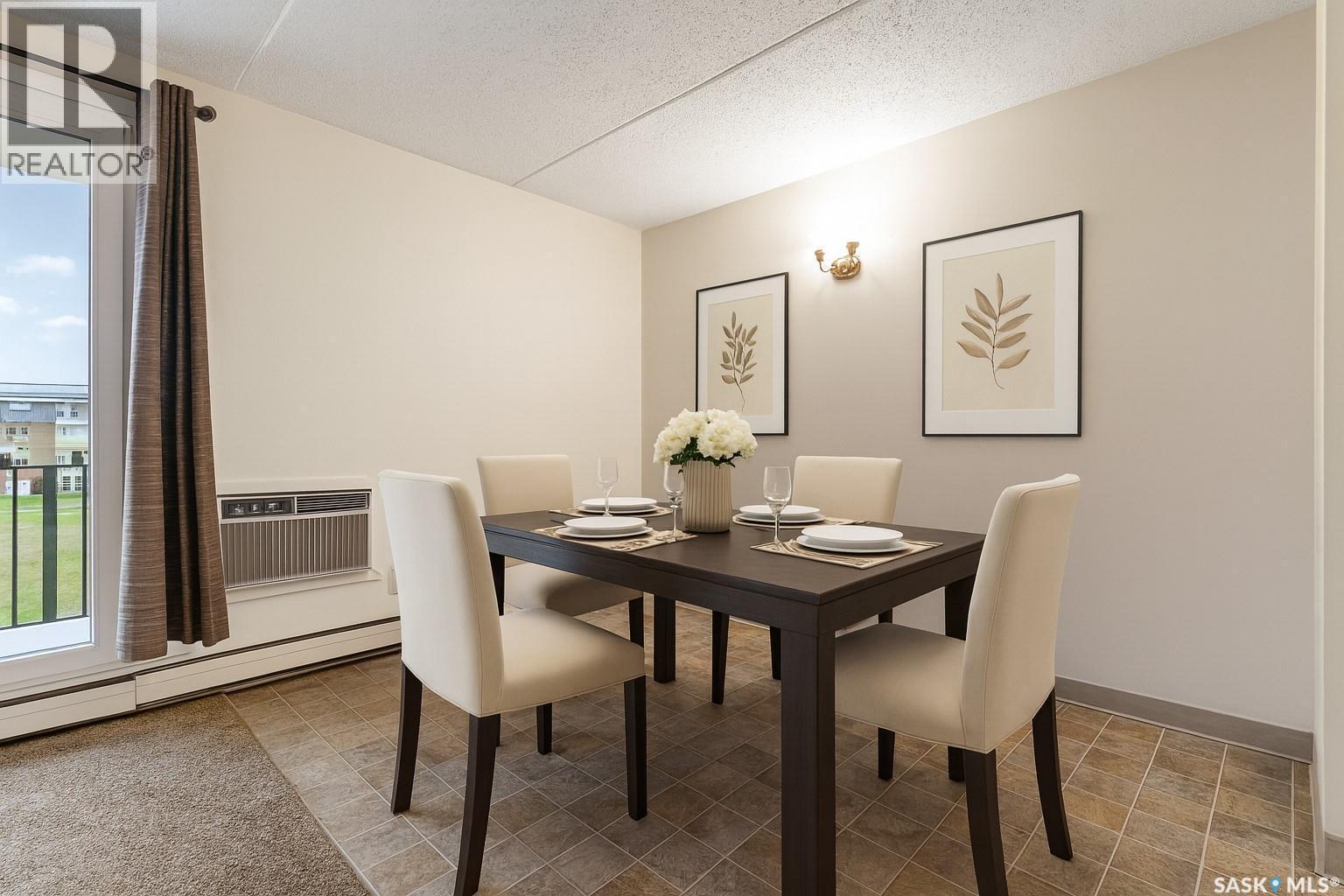 32 27 Centennial Street, Regina, SK - Indoor Photo Showing Dining Room