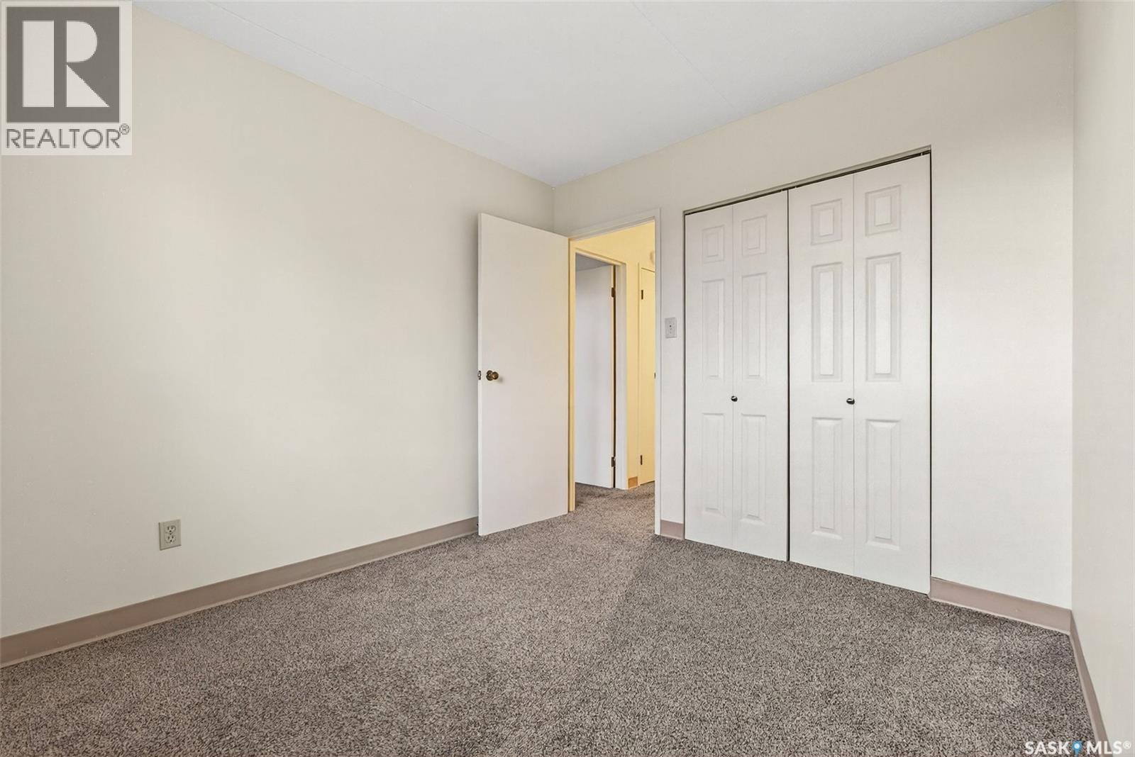 32 27 Centennial Street, Regina, SK - Indoor Photo Showing Other Room