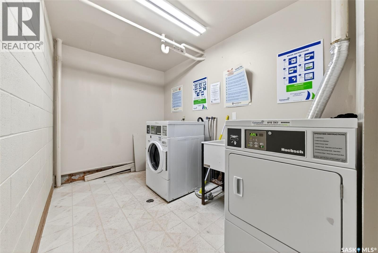 32 27 Centennial Street, Regina, SK - Indoor Photo Showing Laundry Room