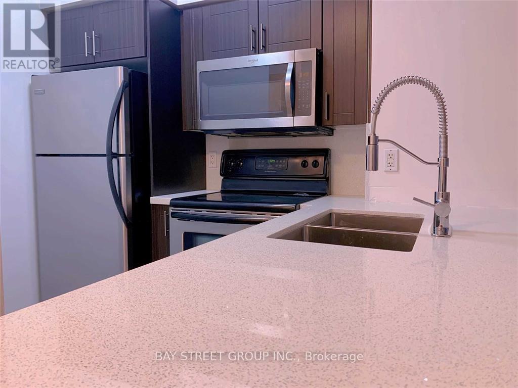 3705 - 388 Prince Of Wales Drive, Mississauga, ON - Indoor Photo Showing Kitchen With Double Sink