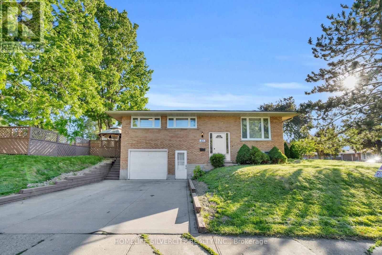 33 Sweetbriar Drive, Kitchener, ON - Outdoor