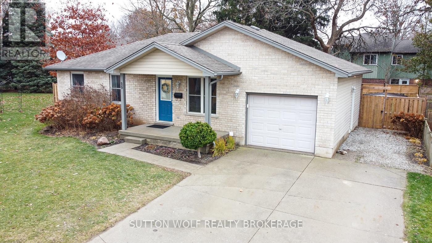 29 Pittao Place, Strathroy-Caradoc (Ne), ON - Outdoor