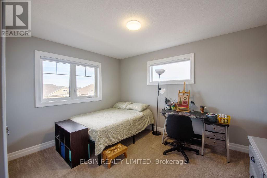 8 Auburn Drive, St. Thomas, ON - Indoor Photo Showing Bedroom