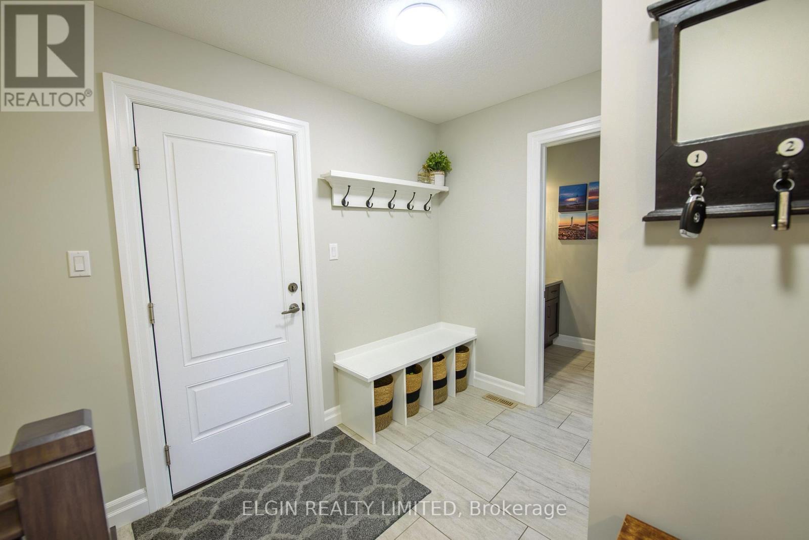 8 Auburn Drive, St. Thomas, ON - Indoor Photo Showing Other Room