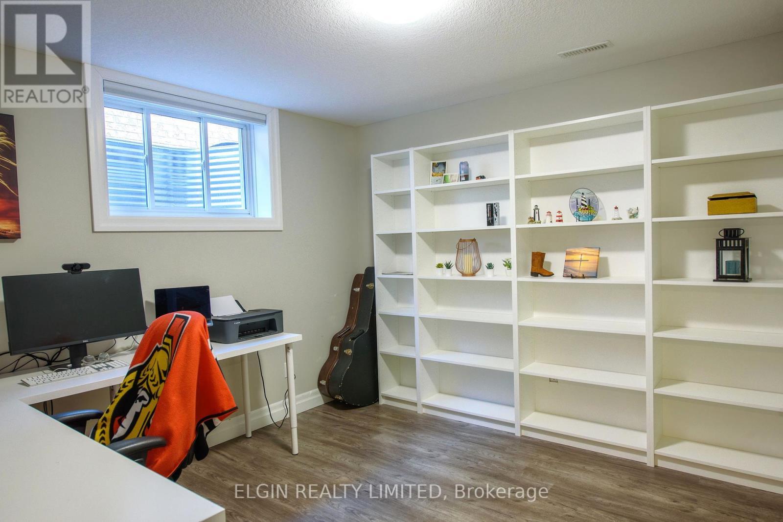 8 Auburn Drive, St. Thomas, ON - Indoor Photo Showing Office