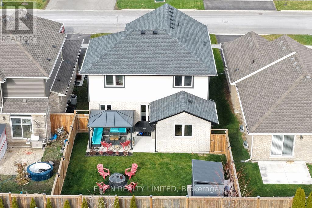 8 Auburn Drive, St. Thomas, ON - Outdoor