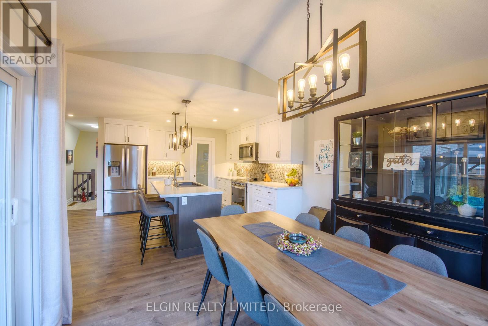 8 Auburn Drive, St. Thomas, ON - Indoor Photo Showing Dining Room