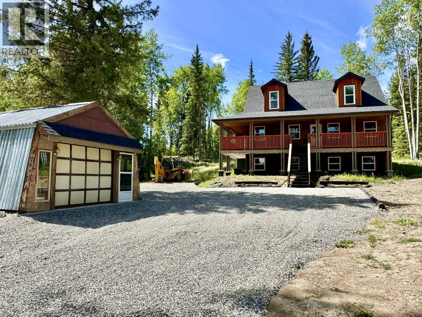 6352 Wolfe Road, Horse Lake, BC - Outdoor With Balcony