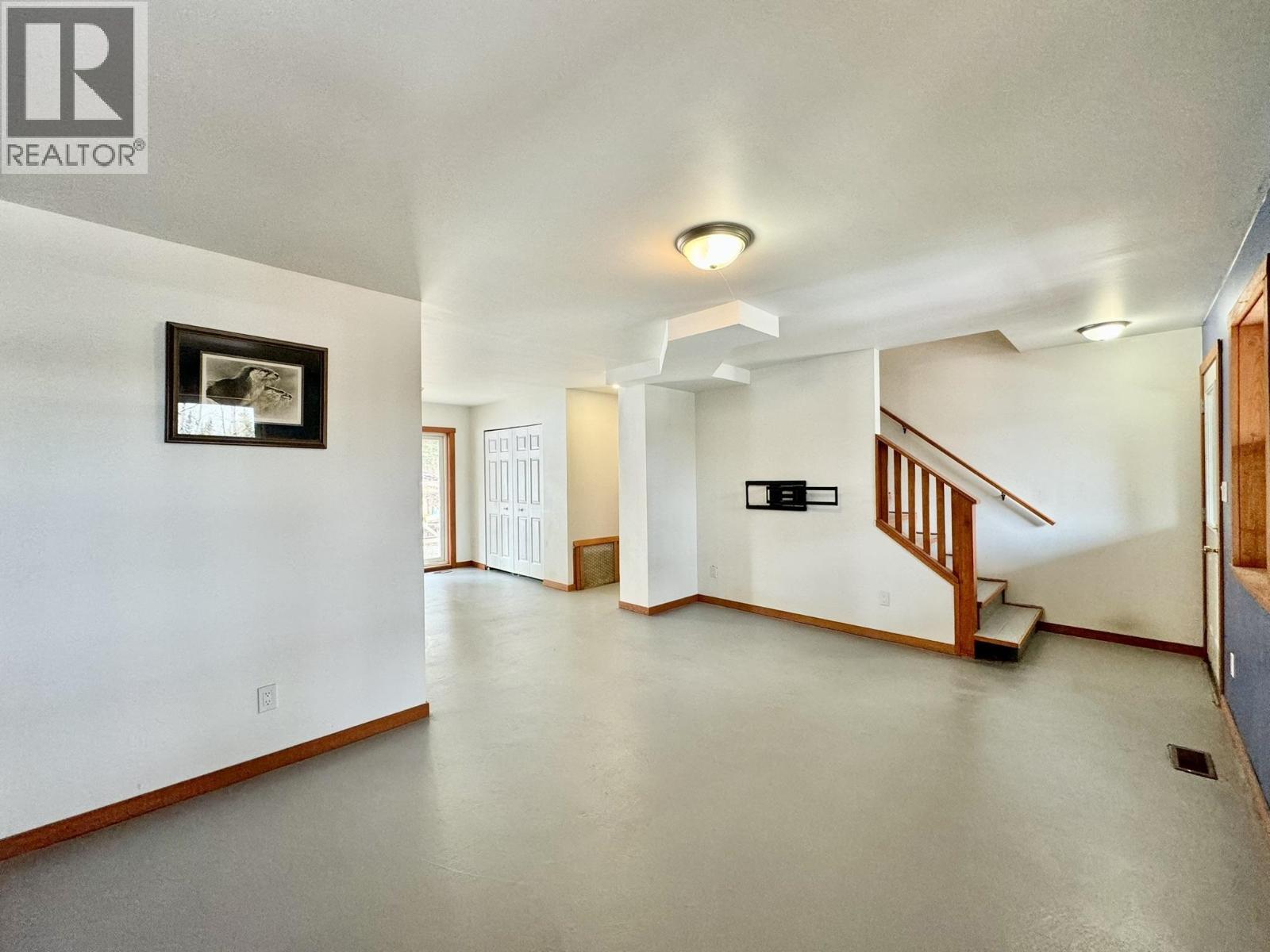 6352 Wolfe Road, Horse Lake, BC - Indoor Photo Showing Other Room