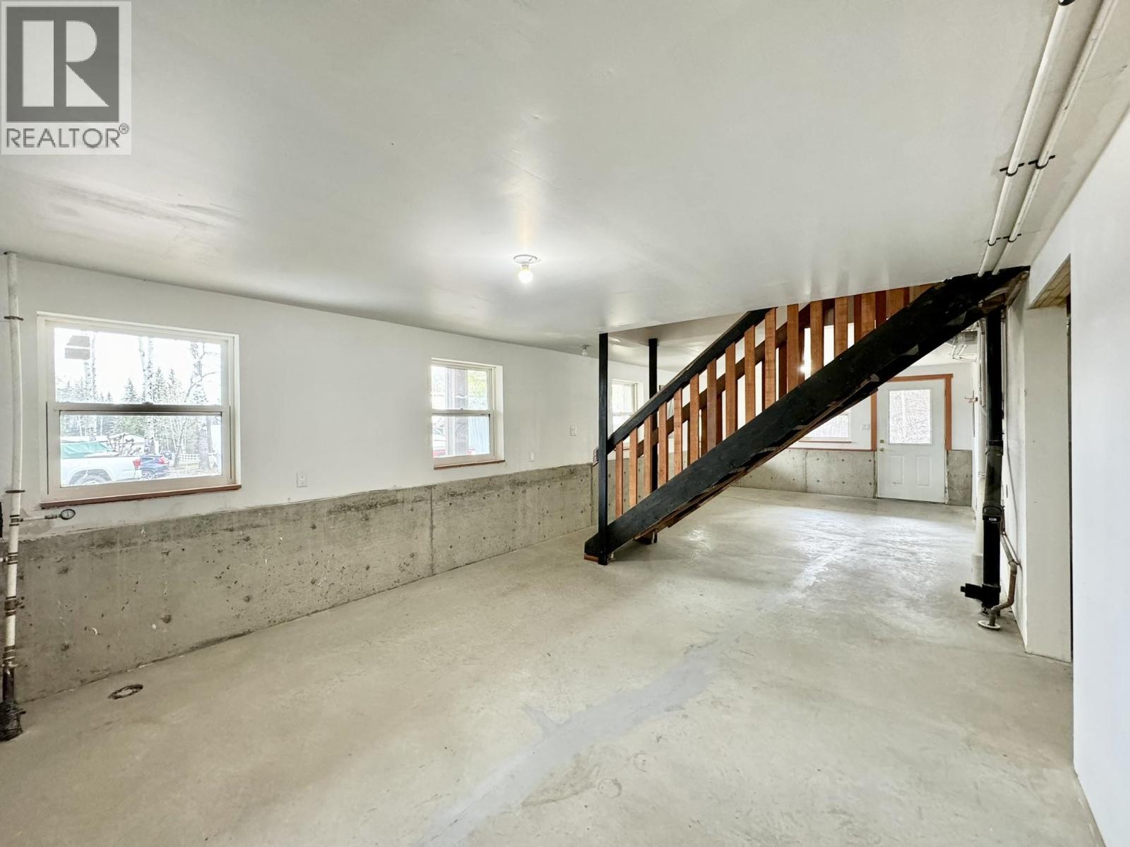 6352 Wolfe Road, Horse Lake, BC - Indoor Photo Showing Other Room