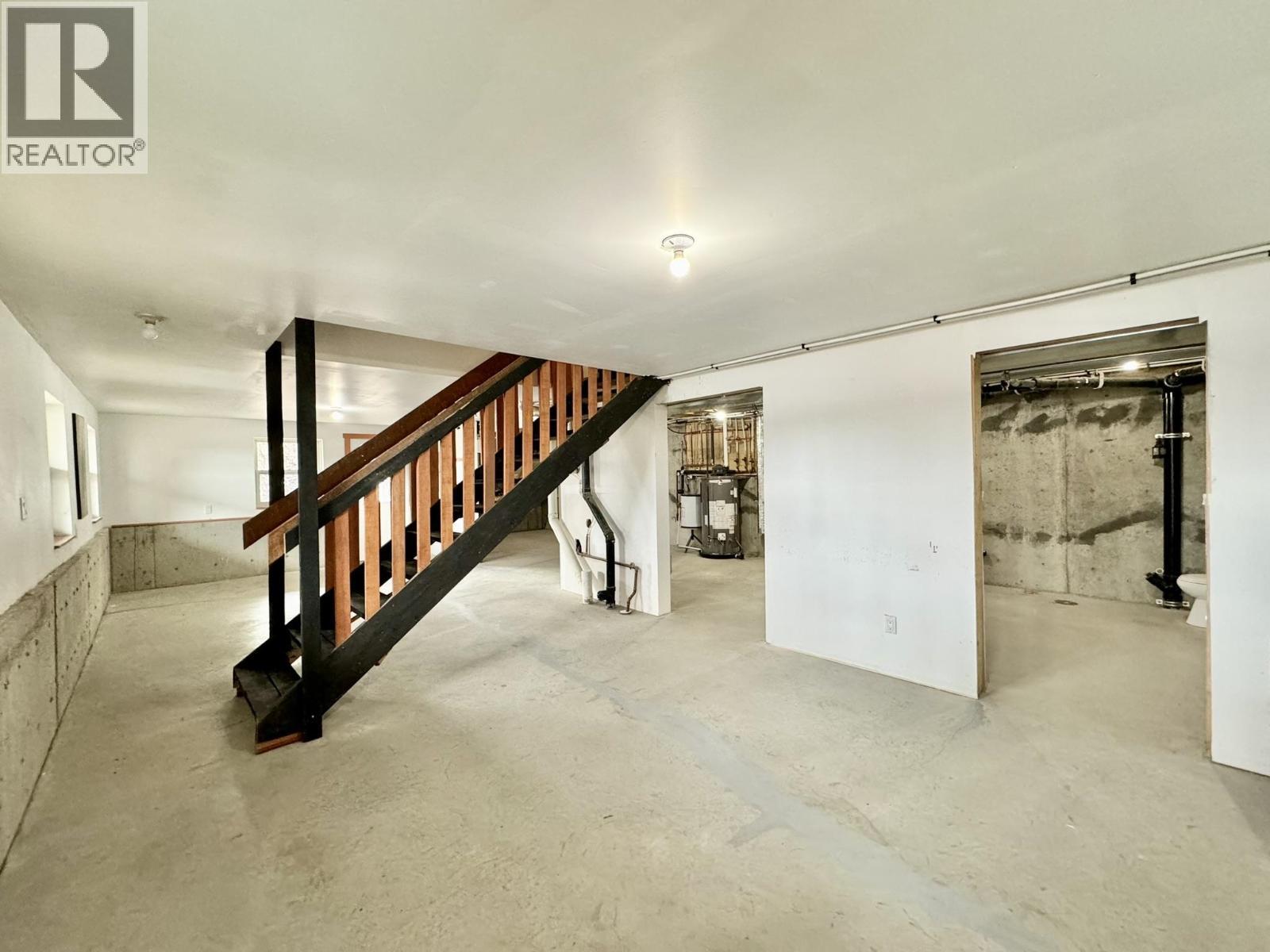 6352 Wolfe Road, Horse Lake, BC - Indoor Photo Showing Other Room