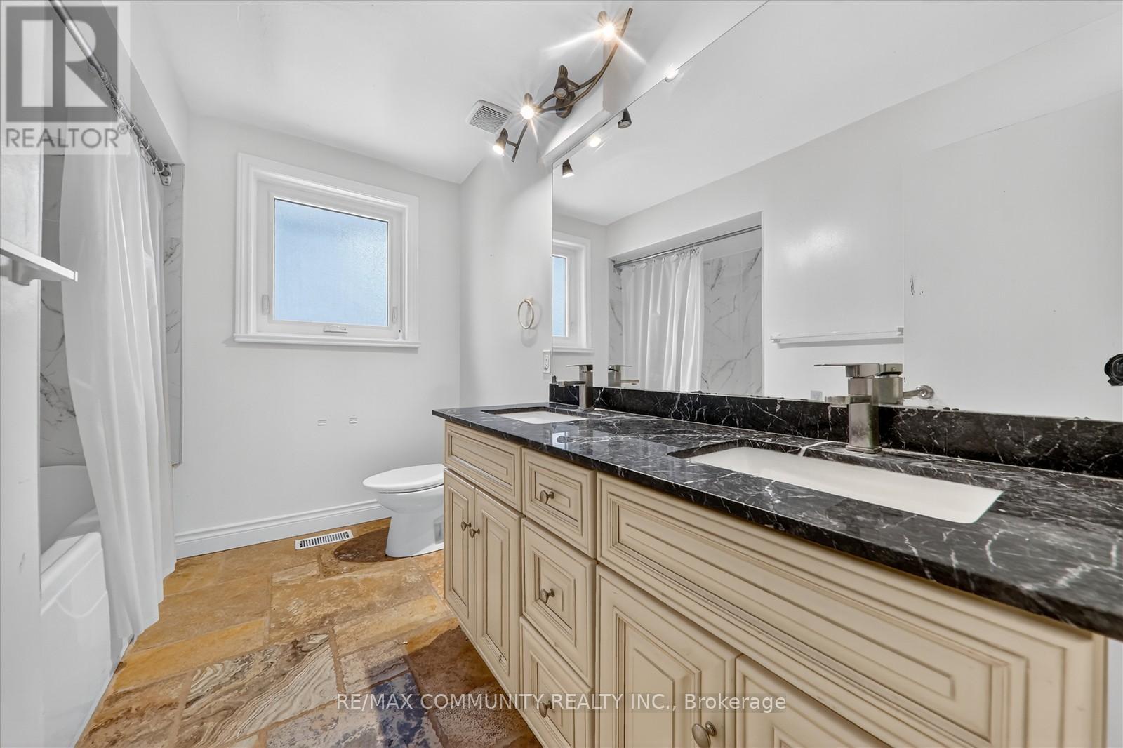Main - 6104 Bloomington Road, Whitchurch-Stouffville, ON - Indoor Photo Showing Bathroom