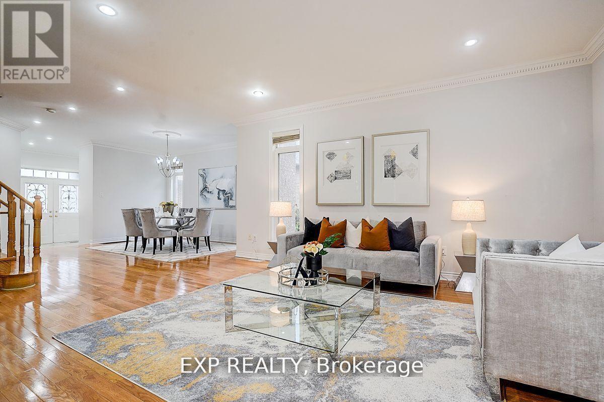 12 Tormina Court, Markham, ON - Indoor Photo Showing Living Room