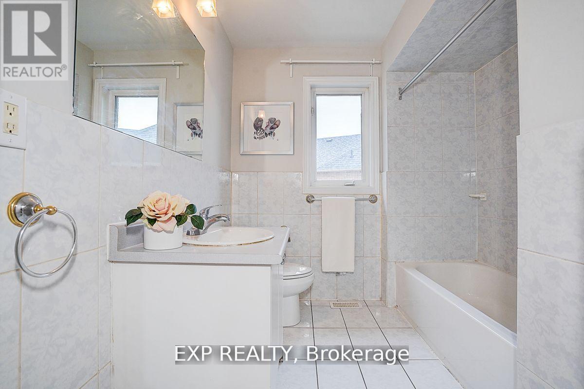12 Tormina Court, Markham, ON - Indoor Photo Showing Bathroom