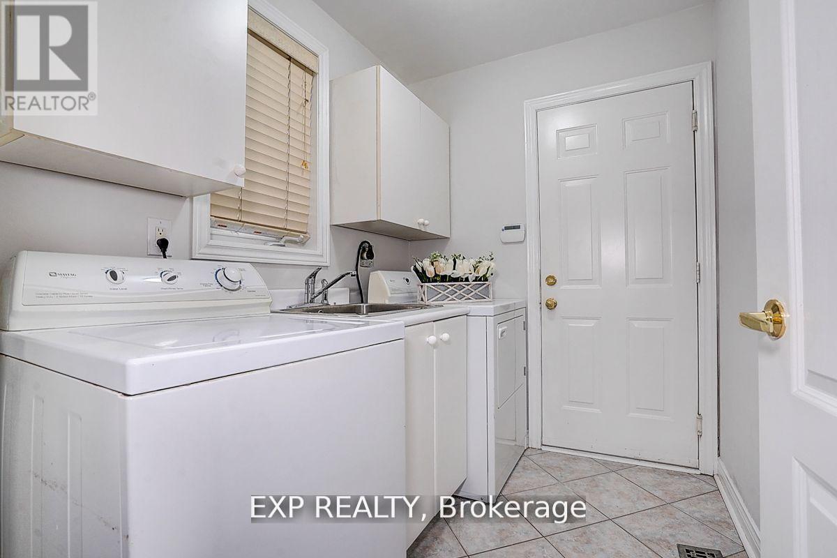 12 Tormina Court, Markham, ON - Indoor Photo Showing Laundry Room