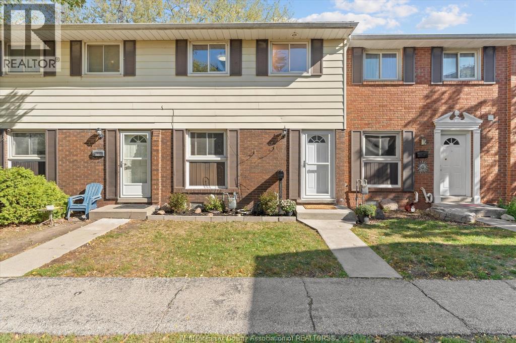 2960 Meadowbrook Lane Unit# 2, Windsor, ON - Outdoor With Facade