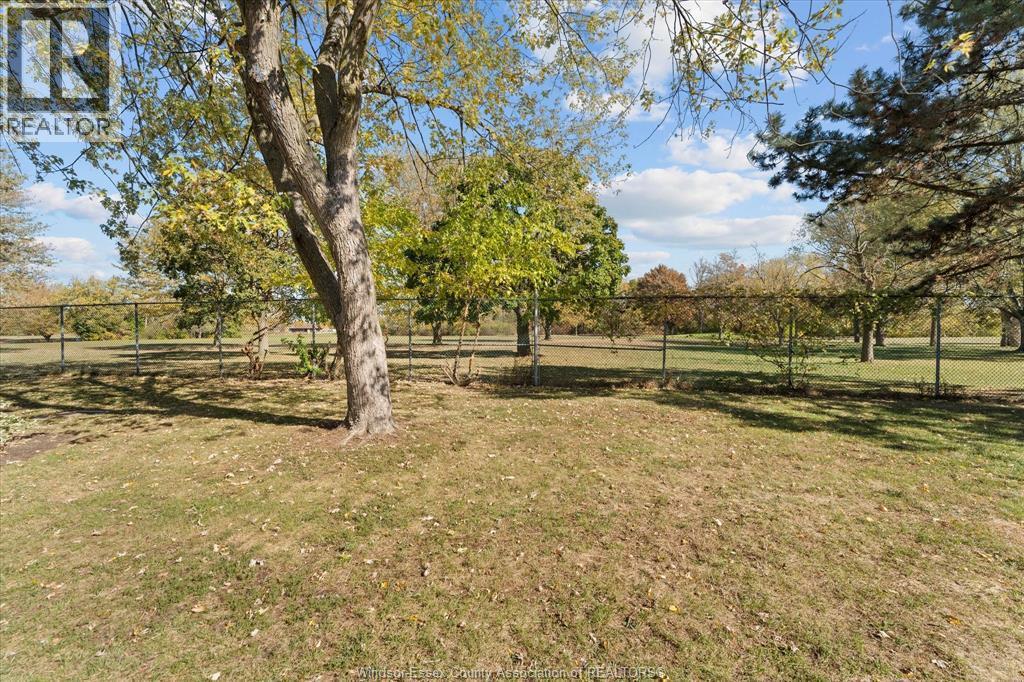 2960 Meadowbrook Lane Unit# 2, Windsor, ON - Outdoor With View