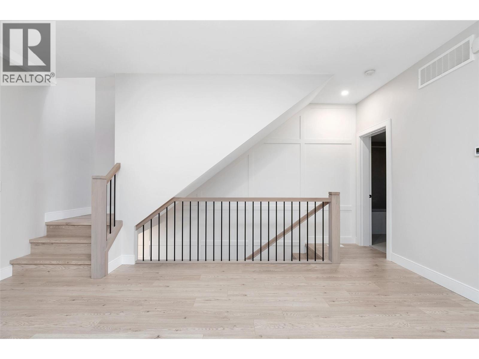 1839 Grey Owl Court, Kelowna, BC - Indoor Photo Showing Other Room