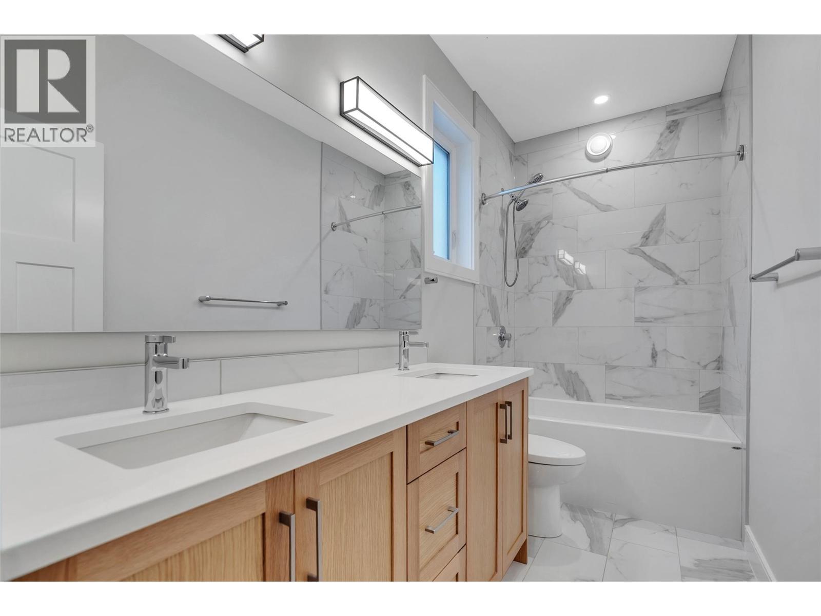 Ensuite in Master Bedroom - 1839 Grey Owl Court, Kelowna, BC - Indoor Photo Showing Bathroom