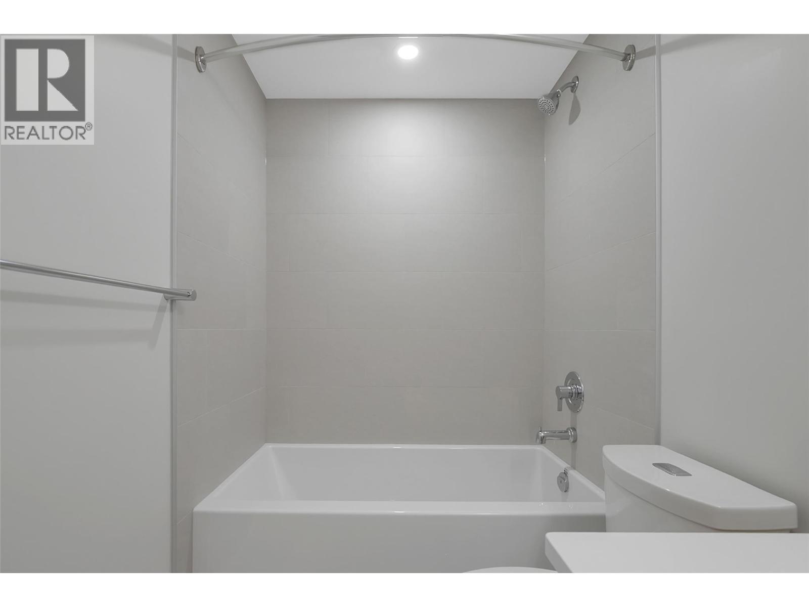 1839 Grey Owl Court, Kelowna, BC - Indoor Photo Showing Bathroom