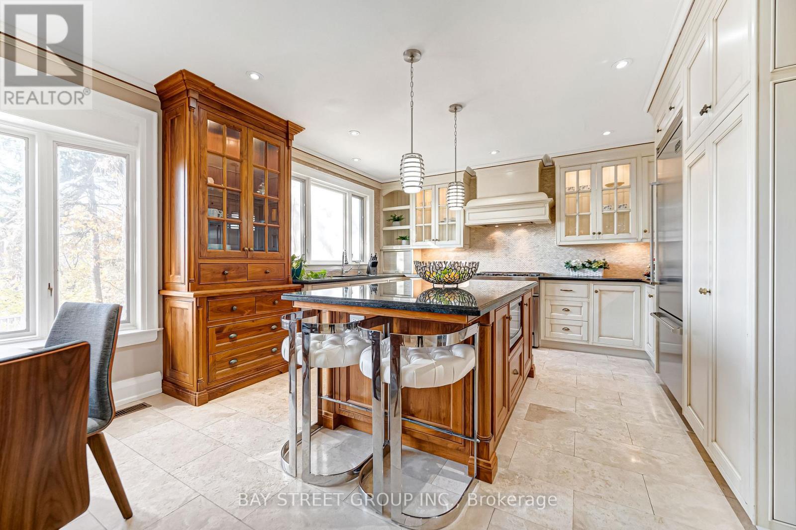 136 Humbercrest Boulevard, Toronto, ON - Indoor