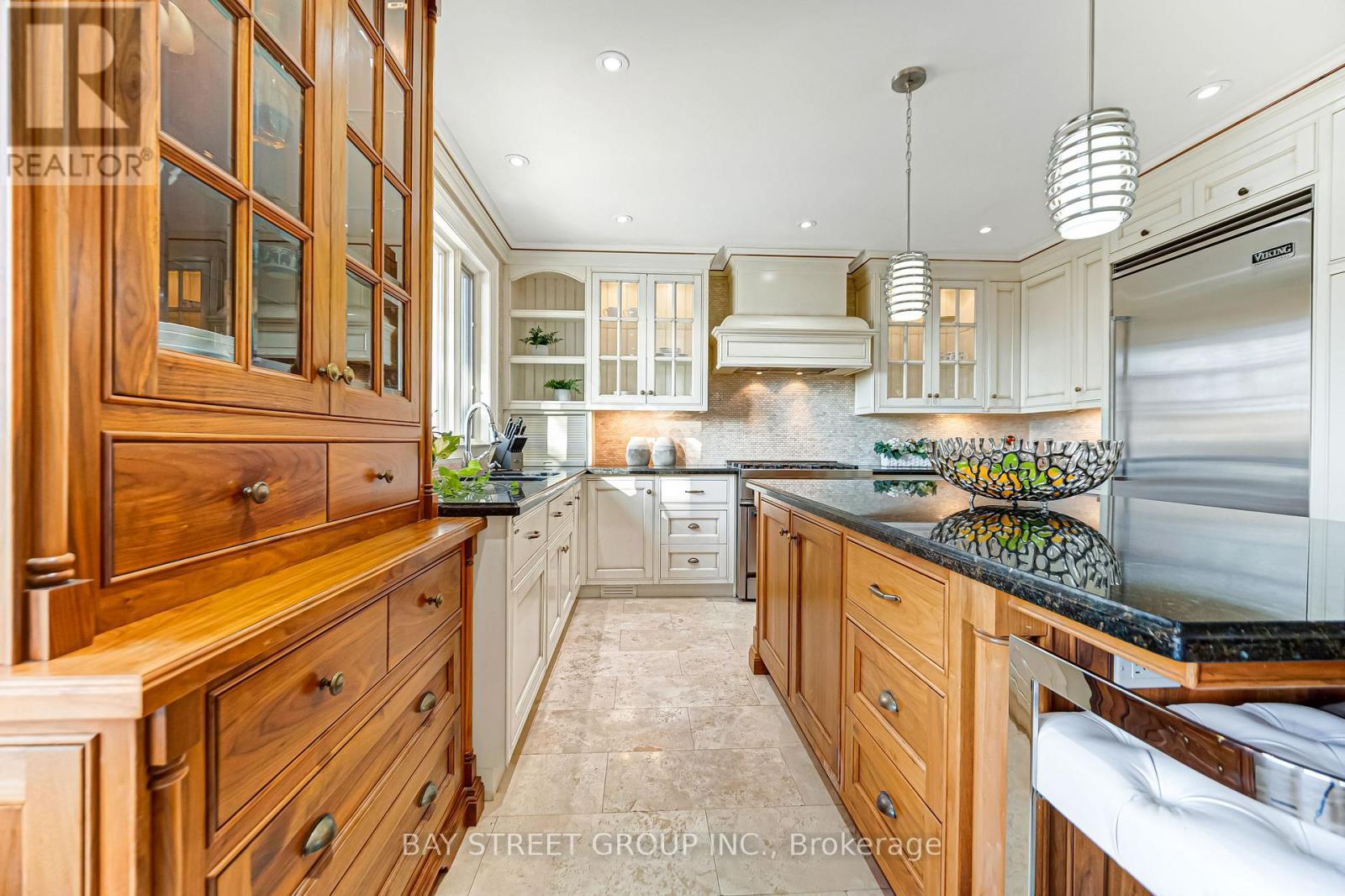 136 Humbercrest Boulevard, Toronto, ON - Indoor Photo Showing Kitchen With Upgraded Kitchen