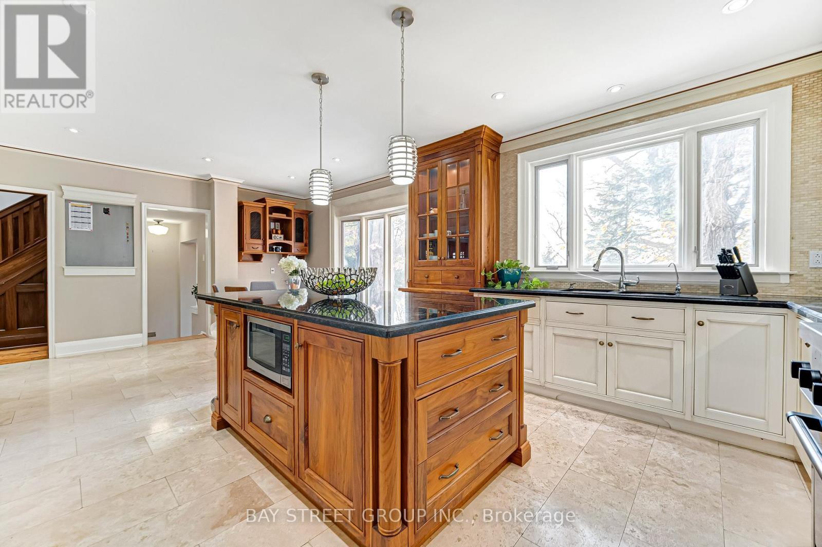 136 Humbercrest Boulevard, Toronto, ON - Indoor Photo Showing Kitchen With Upgraded Kitchen