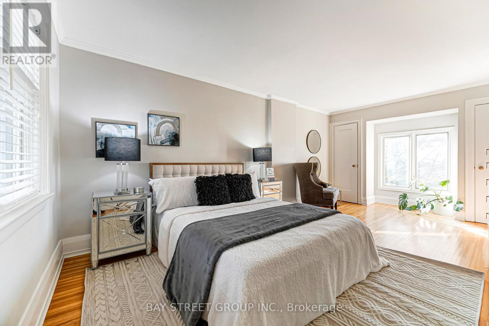 136 Humbercrest Boulevard, Toronto, ON - Indoor Photo Showing Bedroom