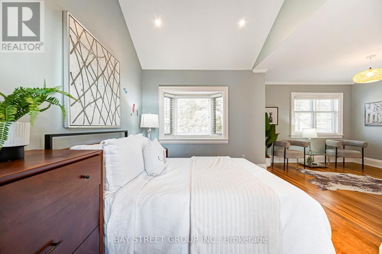 136 Humbercrest Boulevard, Toronto, ON - Indoor Photo Showing Bedroom