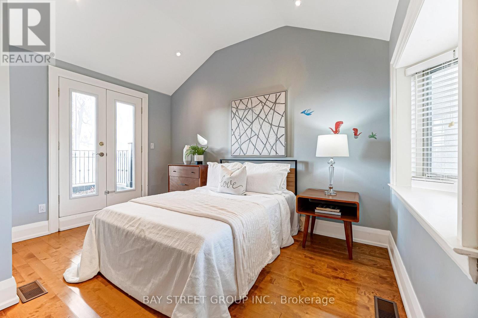 136 Humbercrest Boulevard, Toronto, ON - Indoor Photo Showing Bedroom
