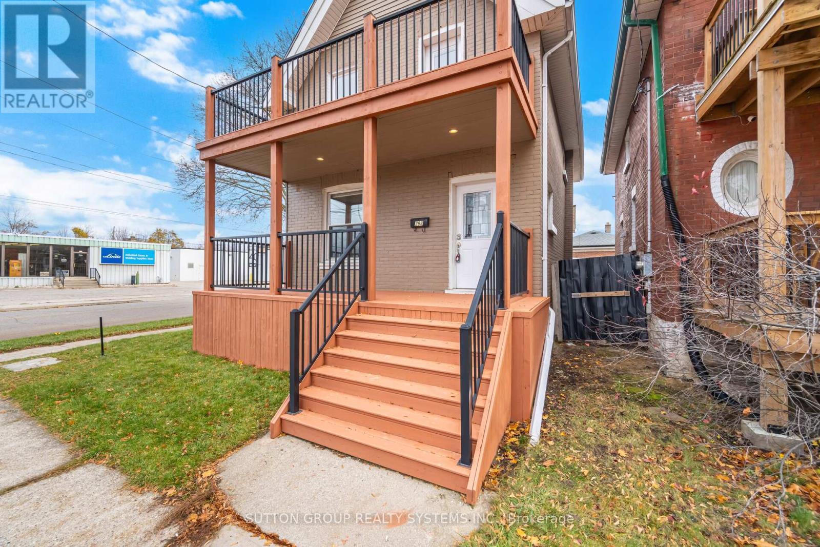 299 Park Avenue, Brantford, ON - Outdoor With Deck Patio Veranda