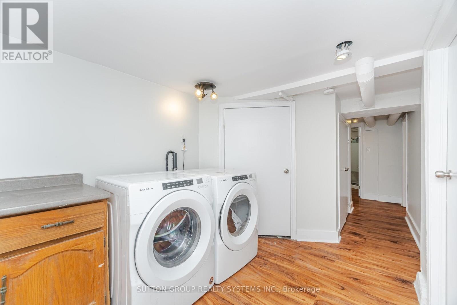 299 Park Avenue, Brantford, ON - Indoor Photo Showing Laundry Room