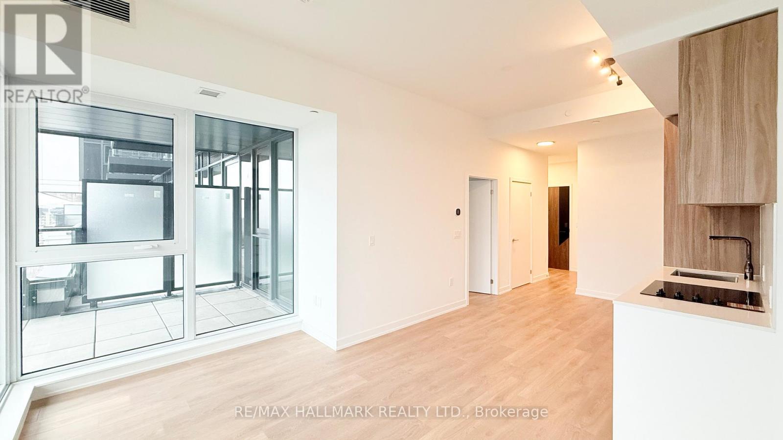 617 - 1037 The Queensway, Toronto, ON - Indoor Photo Showing Other Room