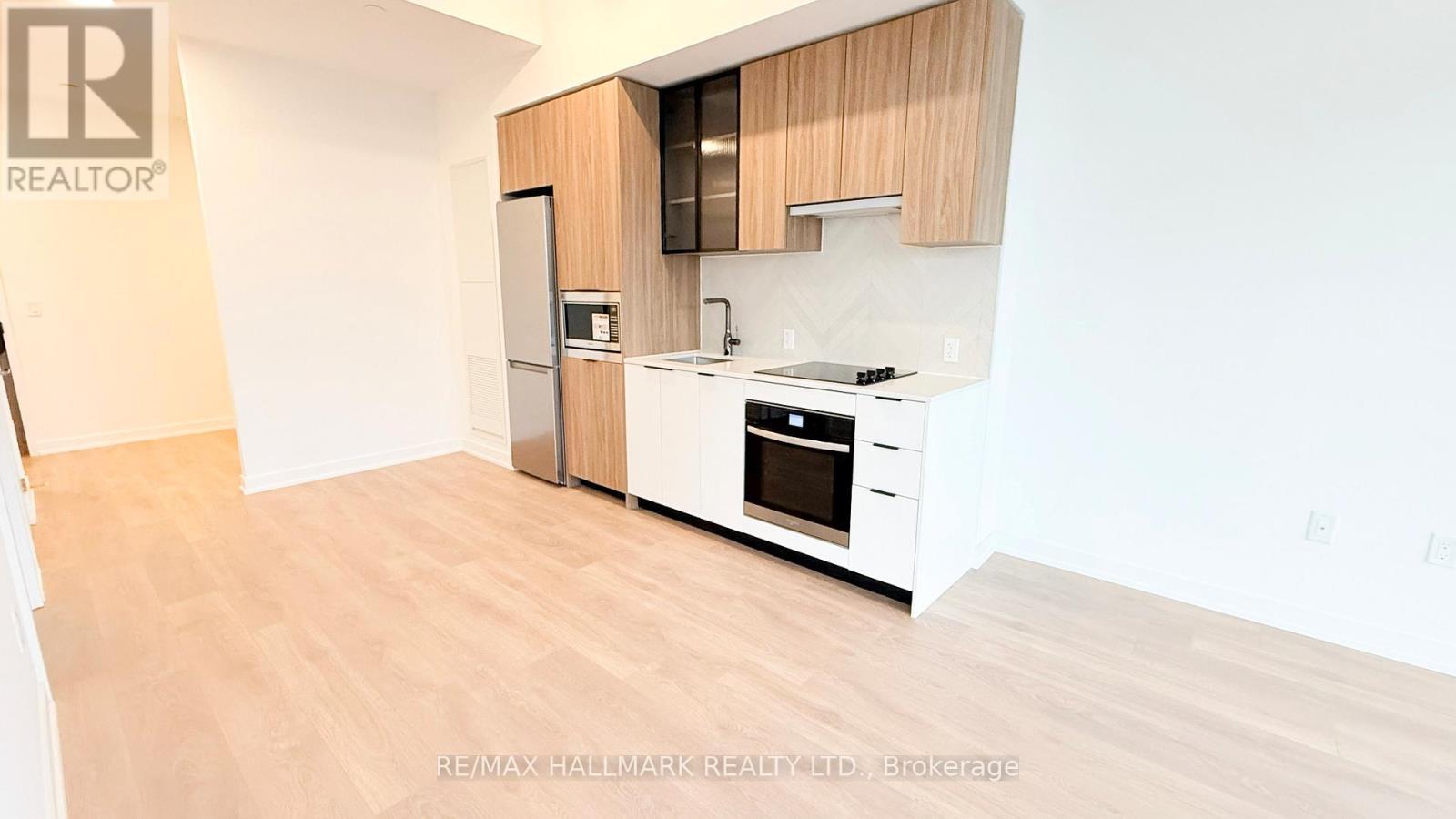 617 - 1037 The Queensway, Toronto, ON - Indoor Photo Showing Kitchen