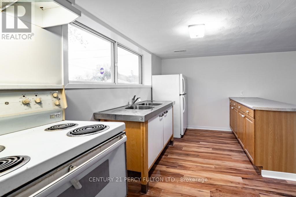 Bsmt #2 - 243 Ruggles Avenue, Richmond Hill, ON - Indoor Photo Showing Kitchen With Double Sink