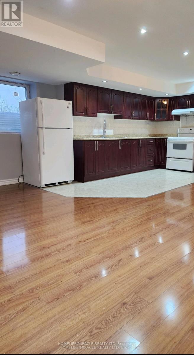 150 Father Tobin Road, Brampton, ON - Indoor Photo Showing Kitchen