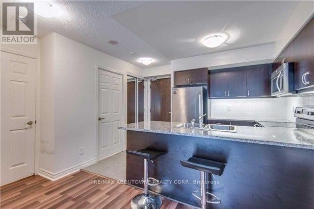 606 - 25 Lower Simcoe Street, Toronto, ON - Indoor Photo Showing Kitchen With Double Sink