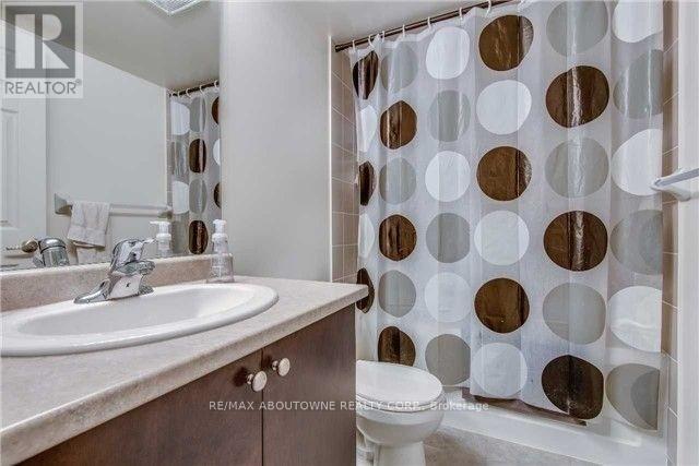 606 - 25 Lower Simcoe Street, Toronto, ON - Indoor Photo Showing Bathroom