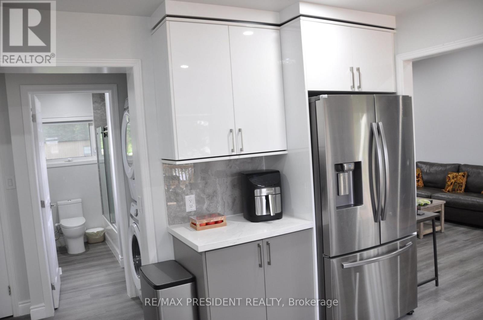 17 Cedar Bay Road, Kawartha Lakes, ON - Indoor Photo Showing Kitchen