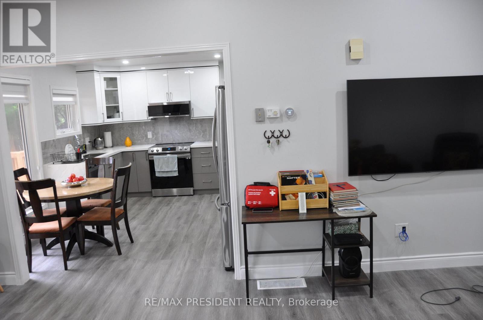 17 Cedar Bay Road, Kawartha Lakes, ON - Indoor