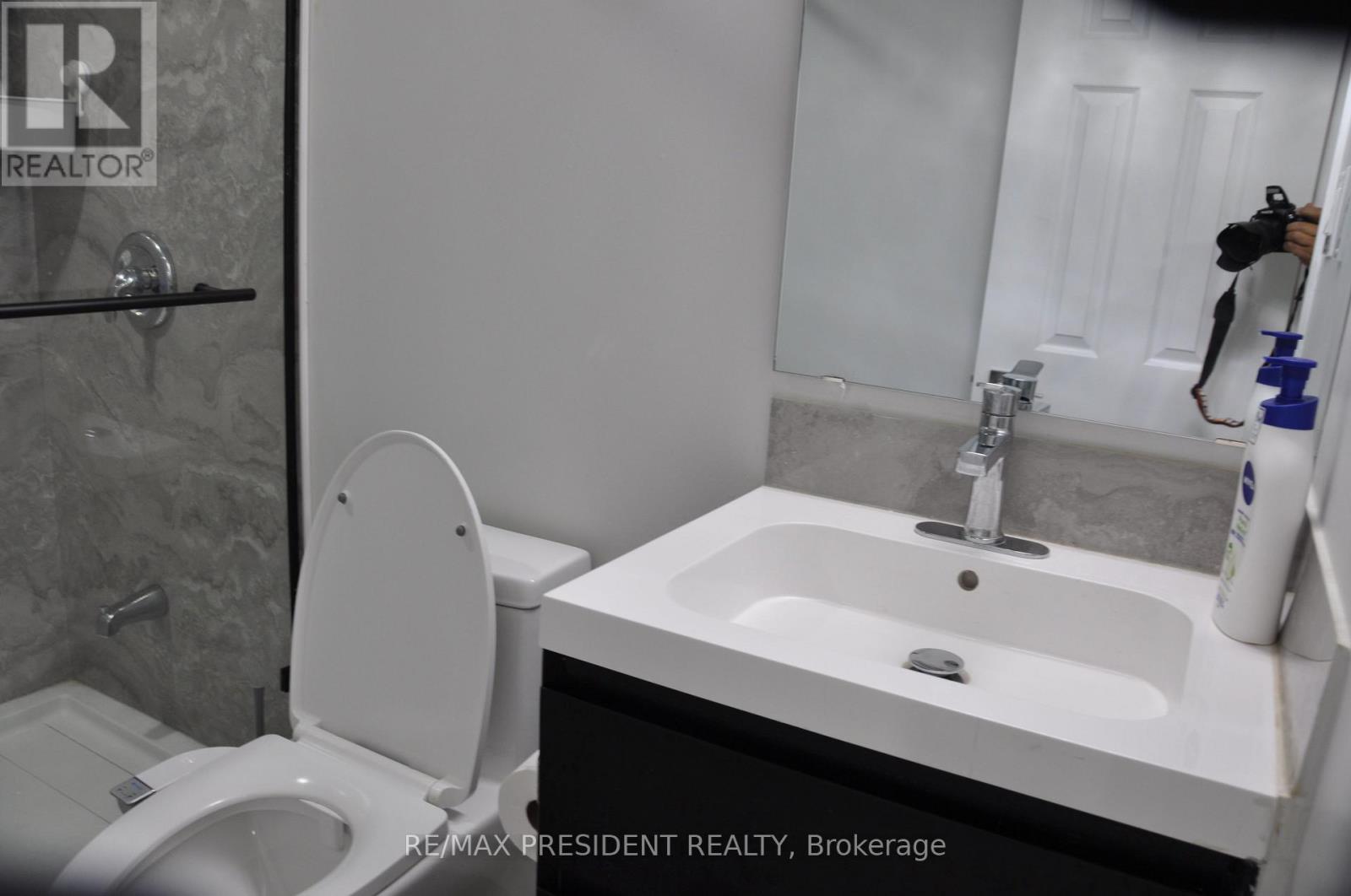 17 Cedar Bay Road, Kawartha Lakes, ON - Indoor Photo Showing Bathroom