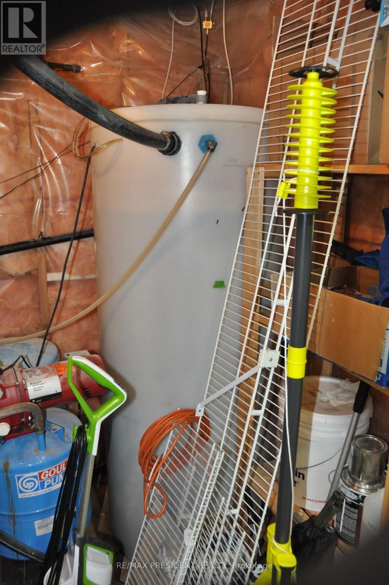 17 Cedar Bay Road, Kawartha Lakes, ON - Indoor