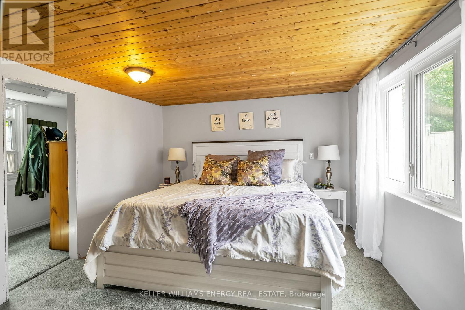 247 Williams Point Road, Scugog, ON - Indoor Photo Showing Bedroom