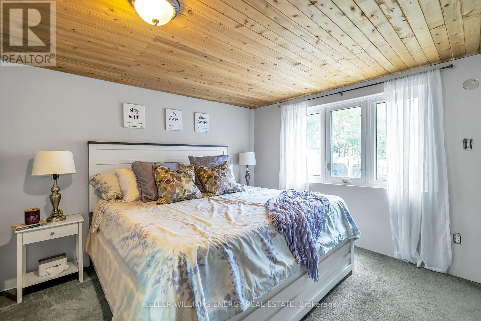 247 Williams Point Road, Scugog, ON - Indoor Photo Showing Bedroom