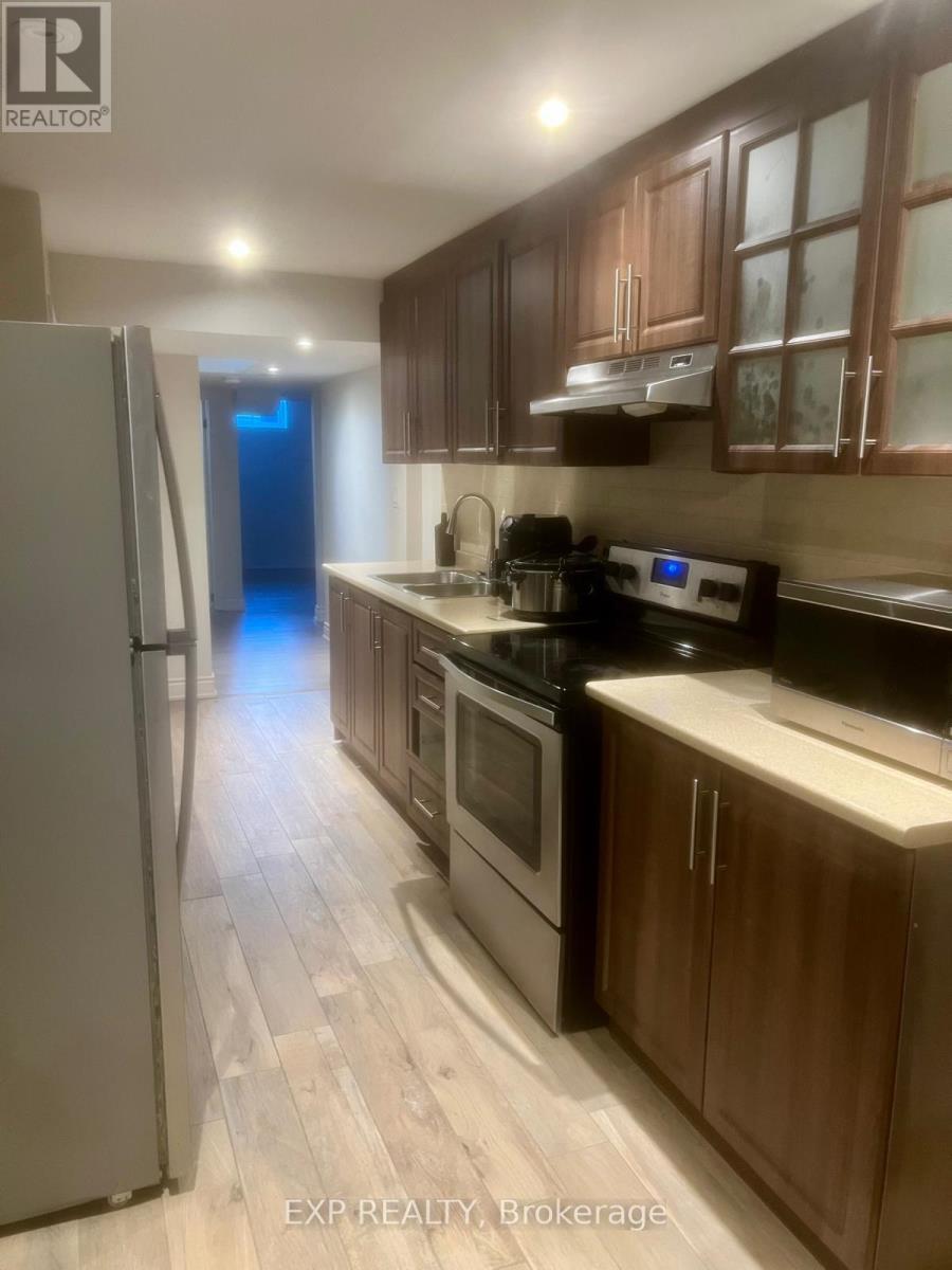 Lower - 20 Wynview Street, Brampton, ON - Indoor Photo Showing Kitchen
