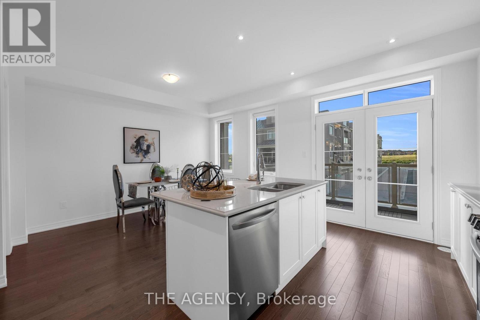 33 Bruce Boyd Drive, Markham, ON - Indoor Photo Showing Kitchen